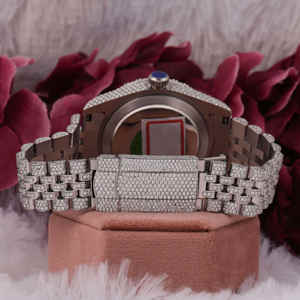 Montre en diamant de qualité supérieure avec boîtier en acier inoxydable, montre-bracelet à quartz pour hommes et femmes, idéale pour les occasions spéciales, disponible en gros - Product Image 3