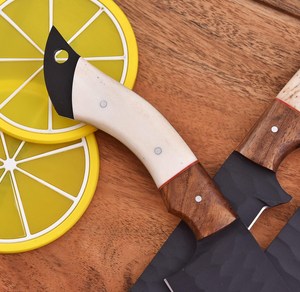 Ensemble de couteaux de chef professionnels en acier inoxydable avec revêtement en poudre noire, manches en os et bois de rose, cinq pièces, fabrication artisanale sur mesure, OEM - Product Image 4