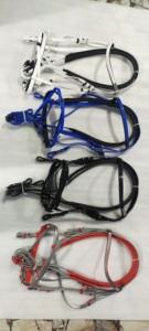 BLUHORSE BH-1053 Brida para Caballo de PVC de Alta Calidad, 100% Impermeable, con Riendas de Goma y Hebillas de Acero Inoxidable, Personalizable - Product Image 4