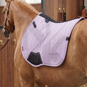 Tapis de selle à contact étroit sur mesure, nouveau design, mousse haute densité, logo brodé, produits équestres pour le saut d'obstacles, vente B2B en usine - Product Image 2