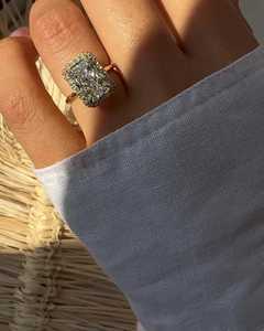 Anillo de compromiso con diamante cultivado en laboratorio, corte radiante IGI, 4 quilates, oro macizo de 14K/18K, halo con pavé ajustado, banda delgada de 1.50 mm, solitario para mujer - Product Image 5