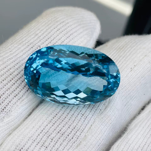Topaze bleue naturelle, taille ovale, grande taille 50,93 carats, qualité AAA, lustre parfait, disponible à prix avantageux. - Product Image 1