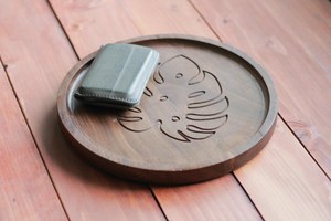 Bandeja de Servir de Madera de Nogal con Diseño de Hoja de Monstera Tallada, Estilo Rústico, de Una Sola Capa, para Cocina y Escritorio - Product Image 2