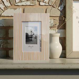 Cadre photo en résine nacrée irisée, fait main, à suspendre, orientation verticale - Product Image 3