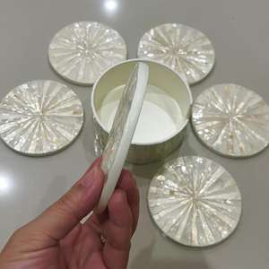 Hermoso Juego de Posavasos Clásicos de Madreperla y Concha, Resistentes al Calor, Ecológicos y de Alta Calidad - Product Image 6