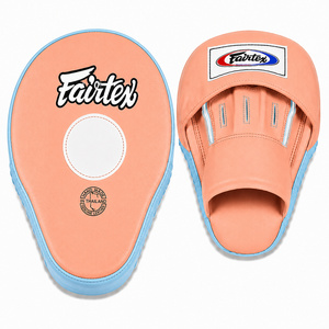 แผ่นซ้อมมวย Fairtex รุ่นใหม่ ดีไซน์ยอดนิยม สำหรับฝึกซ้อมมืออาชีพ หนังแท้ สีเทา-ดำ โค้งมน สำหรับมวยไทยและคิกบ็อกซิ่ง - Product Image 6