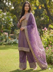 Elegante traje de seda cosido a mano con bordados elaborados y pedrería para ocasiones de boda, ropa tradicional para mujer. - Product Image 4