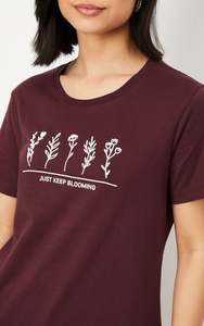 T-shirt pour femme Divapulse, design créatif, tissu au toucher doux, coupe décontractée, tenue tendance et décontractée - Product Image 2