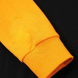 Sweat-shirt athlétique moderne pour homme, matière respirante, idéal pour la course à pied, l'entraînement, les séances de fitness et les tenues décontractées - Product Image 4