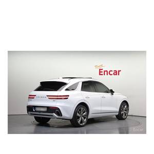 Genesis GV70 2.5T AWD Essence SUV 2024 avec boîte de vitesses automatique, sièges en cuir, caméra arrière, 36 589 km, conduite à gauche - Product Image 2