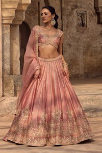 Conjunto de Lehenga Choli Rosa con Lentejuelas Bordadas, Traje de Boda de Seda Elegante con Dupatta de Tela para Mujer - Product Image 4