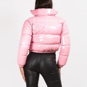 Chaqueta Acolchada de Invierno Personalizada para Mujer, Informal, de Lona Tejida, Impermeable, Transpirable, con Logotipo Frontal en el Cuello, Calidad Premium 100% - Product Image 3