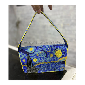 Sac à rabat brodé de luxe fait main avec motifs floraux pour femmes, provenant d'Inde - Product Image 1