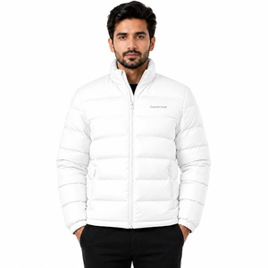 Veste d'hiver décontractée pour homme, col montant avec logo sur le devant, fermeture éclair, coupe-vent, rembourrage en polyester, coupe régulière, noire - Product Image 1
