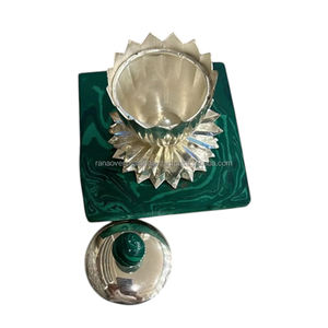 Récipient de fruits secs en métal très apprécié sur base en résine Un cadeau de qualité supérieure pour chaque célébration disponible en plusieurs modèles et tailles - Product Image 2