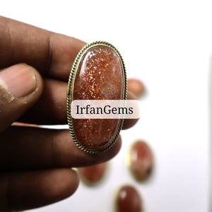 Lot en gros de pendentifs et breloques en cristal de pierre de soleil 100% naturel, faits à la main, de haute qualité, formes variées, rainurés, tendance, meilleur prix - Product Image 5