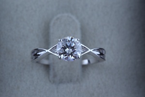 แหวนเพชร VS2 VS1 2ct ทรงกลมตัดใหม่สำหรับโอกาสในการหมั้นและงานแต่งงานจากอินเดีย - Product Image 2