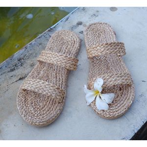 Pantuflas Hechas a Mano Ecológicas de Fibra Natural de Jacinto de Agua, Cómodas para el Hogar, con Diseño Artesanal Tejido - Product Image 6