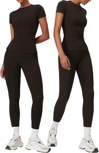 Ensemble de yoga de haute qualité pour femmes, vêtements de sport pour femmes, ensembles de yoga à séchage rapide, coupe ajustée - Product Image 5