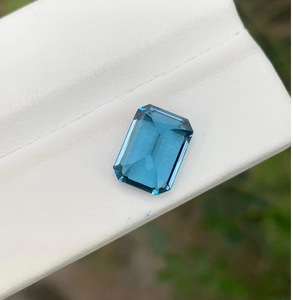 พลอยโทแพซสีน้ำเงินลอนดอนทรงเหลี่ยมมุมมนคุณภาพพรีเมียม สำหรับแหวน จี้ และงานออกแบบเครื่องประดับ - Product Image 3