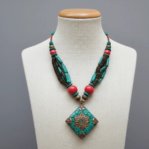 Collier Pendentif Mosaïque Coquillage Meher Rang, Bijoux Ethniques Bohèmes pour Femme, Léger, Disponible à la Vente en Gros - Product Image 6
