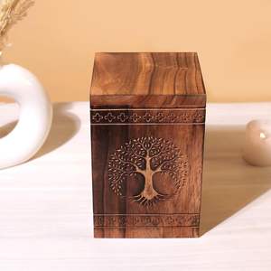 Urne funéraire en bois faite à la main – Motif Arbre de Vie, Urne commémorative taille adulte pour cendres humaines - Product Image 1