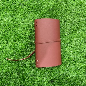 ปกสมุดบันทึกหนังวัวสีแดงสุดหรู ขนาด A6 ทำมือจากหนังฟอกฝาด  ซองใส่สมุดโน้ต  อุปกรณ์เครื่องเขียนสำหรับผู้บริหาร  แฟ้มจัดระเบียบสำหรับเดินทาง - Product Image 1