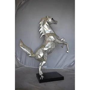 Sculpture de cheval géométrique plaquée argent en acier inoxydable poli, décoration artistique, thème animal, design 3D - Product Image 3