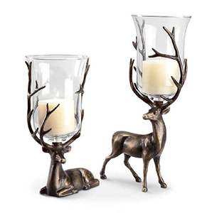 Candelabro artístico dorado con detalles de pájaros y hojas. Belleza inspirada en la naturaleza disponible a precios de mayorista. - Product Image 3