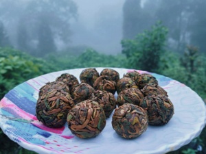 Té de Perlas de Jazmín Secas al Sol, Enrolladas a Mano, de 6-8 mm, Premium, Dragon Ball Tea - Product Image 2