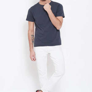 Camiseta de Manga Corta para Hombre de Alta Calidad con Logotipo Personalizado, Material de Algodón Premium, Ajuste Cómodo y Soporte para Marca Privada - Product Image 2