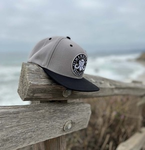 Gorra Snapback Personalizada de Estilo Urbano OEM, Ajustable, con Visera Plana, Transpirable, Elegante, Unisex, para Uso Diario - Product Image 6