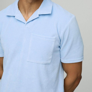 ชุดเสื้อยืดและกางเกงขาสั้นผู้ชายคุณภาพสูง ระบายอากาศได้ดี ดีไซน์ใหม่สำหรับฤดูร้อน ชุดสองชิ้นทรงเข้ารูป เหมาะสำหรับกิจกรรมกลางแจ้ง - Product Image 3