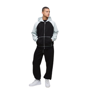 Ensemble survêtement homme noir et bleu clair contrastant avec sweat à capuche zippé et pantalon assorti – Vêtements OEM ODM en gros - Product Image 1