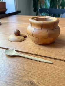 Pot de rangement en bois d'acacia avec couvercle, récipient de rangement de cuisine en bois fait main, pot à épices en bois naturel, rangement alimentaire décoratif - Product Image 1