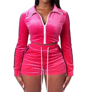 Logo personnalisé printemps velours haut court et short ensemble 2 pièces tricot ensemble court jogging femmes 2 pièces ensembles 2025 - Product Image 3