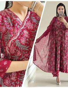 Conjunto de Kurta con Estampado a Mano Rojo - Conjunto de Kurta de Algodón de Diseñadores Indios - Vestido Anarkali Kurti Hecho a Mano - Product Image 3