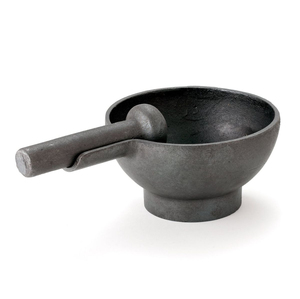 Mortero y pilón de hierro fundido vintage de alta resistencia, negro, para moler especias y hierbas, con boquilla vertedora, herramienta manual de cocina para triturar. - Product Image 1