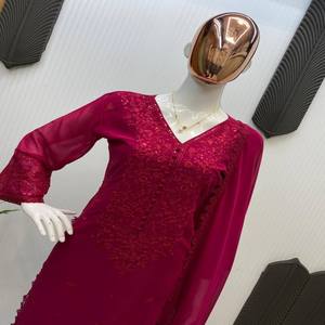 Conjunto de Kurta VASTRA COTTAGE de Diseño con Georgette Sintético y Detalles de Espejo, con Pantalón Bootcut y Dupatta, para Fiestas y Eventos Festivos, para Mujer - Product Image 2