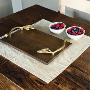 Bandeja de Servir de Madera de Mango Hecha a Mano de Primera Calidad Unicorn Handicrafts - Duradera, Fácil de Limpiar, Acabado Natural, Diseño Personalizado, para Catering - Product Image 4