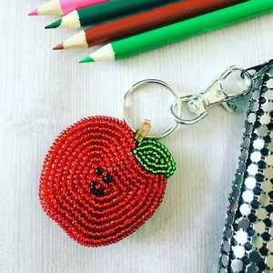 High Quality Fashionable Cartoon Woven Eco-Friendly Lightweight Glass Beads Keychain New Arrival Hot Sale Manufacturer - Product Image 2
