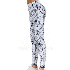 Leggings de performance légers pour femmes, pour le yoga chaud, technologie de ventilation, séchage rapide, en vente - Product Image 2