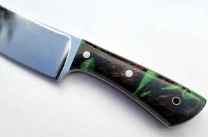 Couteau utilitaire d'extérieur artisanal en acier inoxydable avec manche hybride en bois et résine verte, outil de bricolage - Product Image 3