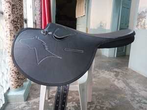 Selle de course en cuir véritable sur mesure, selle d'entraînement souple, selle d'équitation à contact étroit pour cheval - Product Image 6