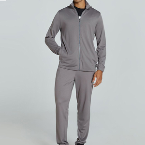 Conjuntos Deportivos Personalizados con Logotipo para Hombre, Ropa Deportiva de Alta Calidad, Hechos de Poliéster, Conjuntos Deportivos de Dos Piezas para Hombre - Product Image 1