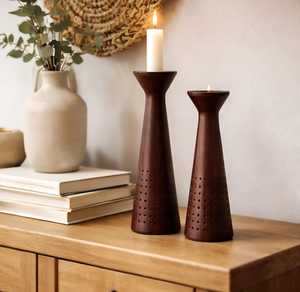Juego de Portavelas Cónicos de Madera Oscura, Candelabros Altos y Delgados Hechos a Mano para Decoración del Hogar y Comedor - Product Image 4
