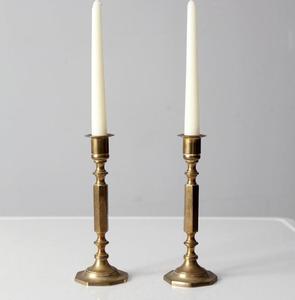 Candelabros de aluminio dorado de diseño personalizado, elegantes y decorativos para la decoración de la mesa del comedor del hogar. - Product Image 6