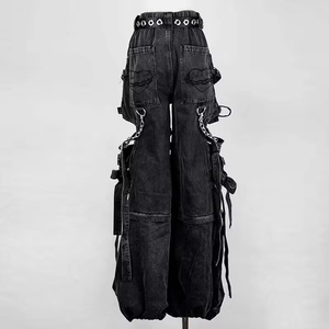 Pantalones Vaqueros Anchos Negros Desgastados para Hombre, Estilo Ripped con Anillos y Cadenas Plateadas - Product Image 2