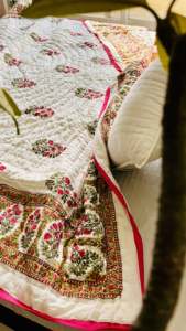 Magnifique ensemble de couette Jaipuri à fleurs roses imprimées à la main, couette réversible de qualité supérieure, 100% coton, pour la décoration de la maison - Product Image 3