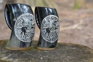 Ensemble de 3 mugs à bière élégants en corne de buffle vintage avec gravure et poignée, pour le camping, par UO INDIA - Product Image 6